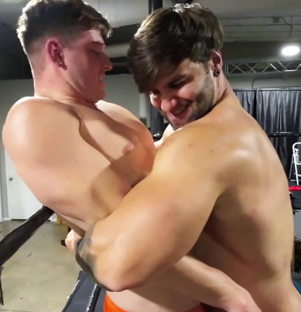 Bearhug trapping arms