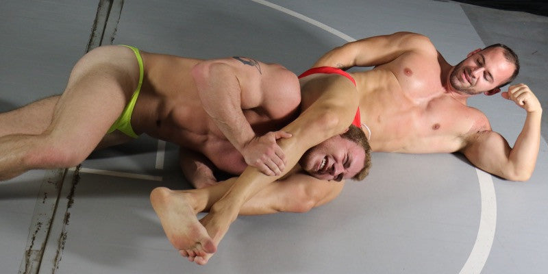 Talon Wolf head scissors bicep flex arms