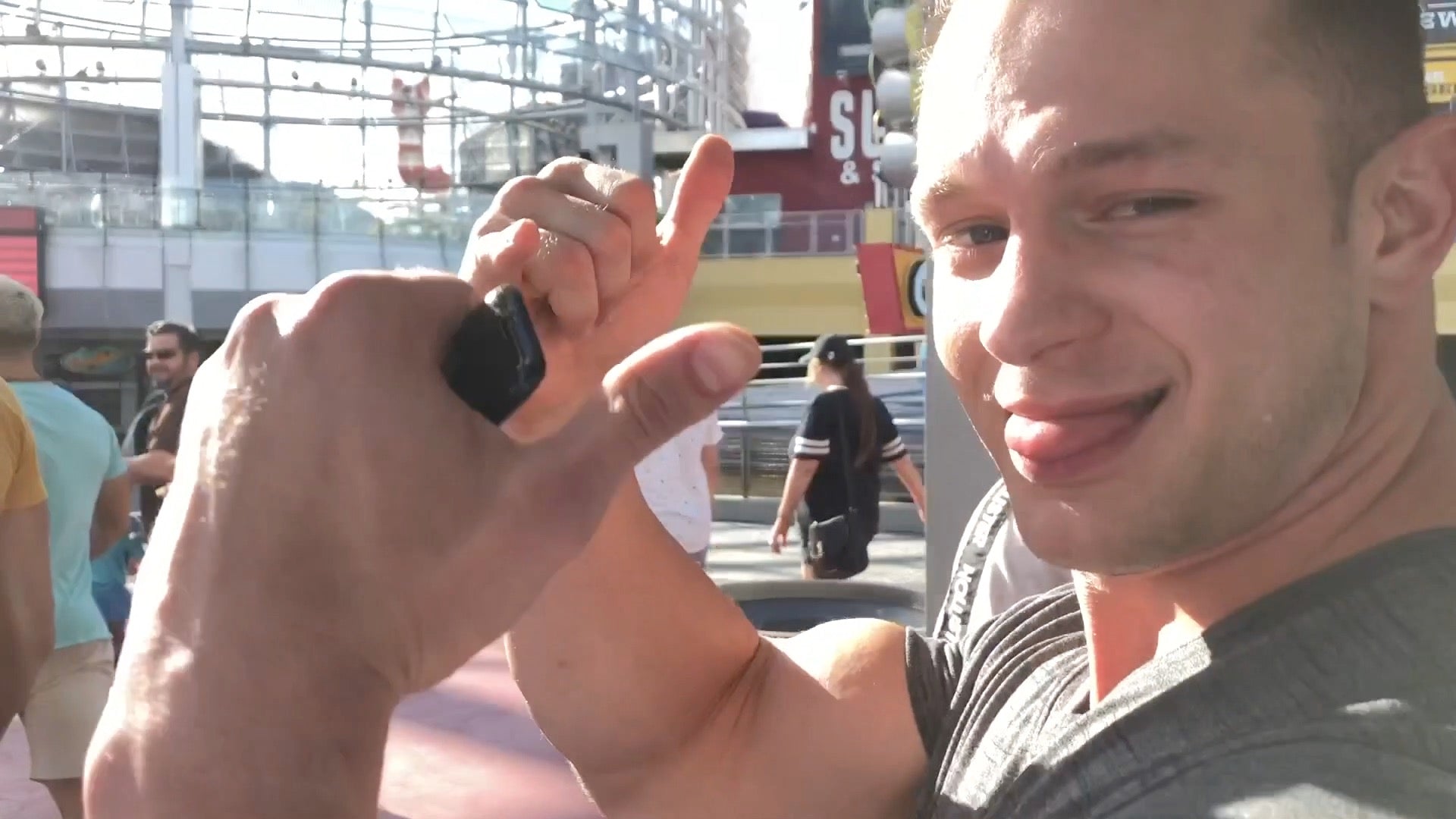 Thunders at Universal - Behind The Scenes