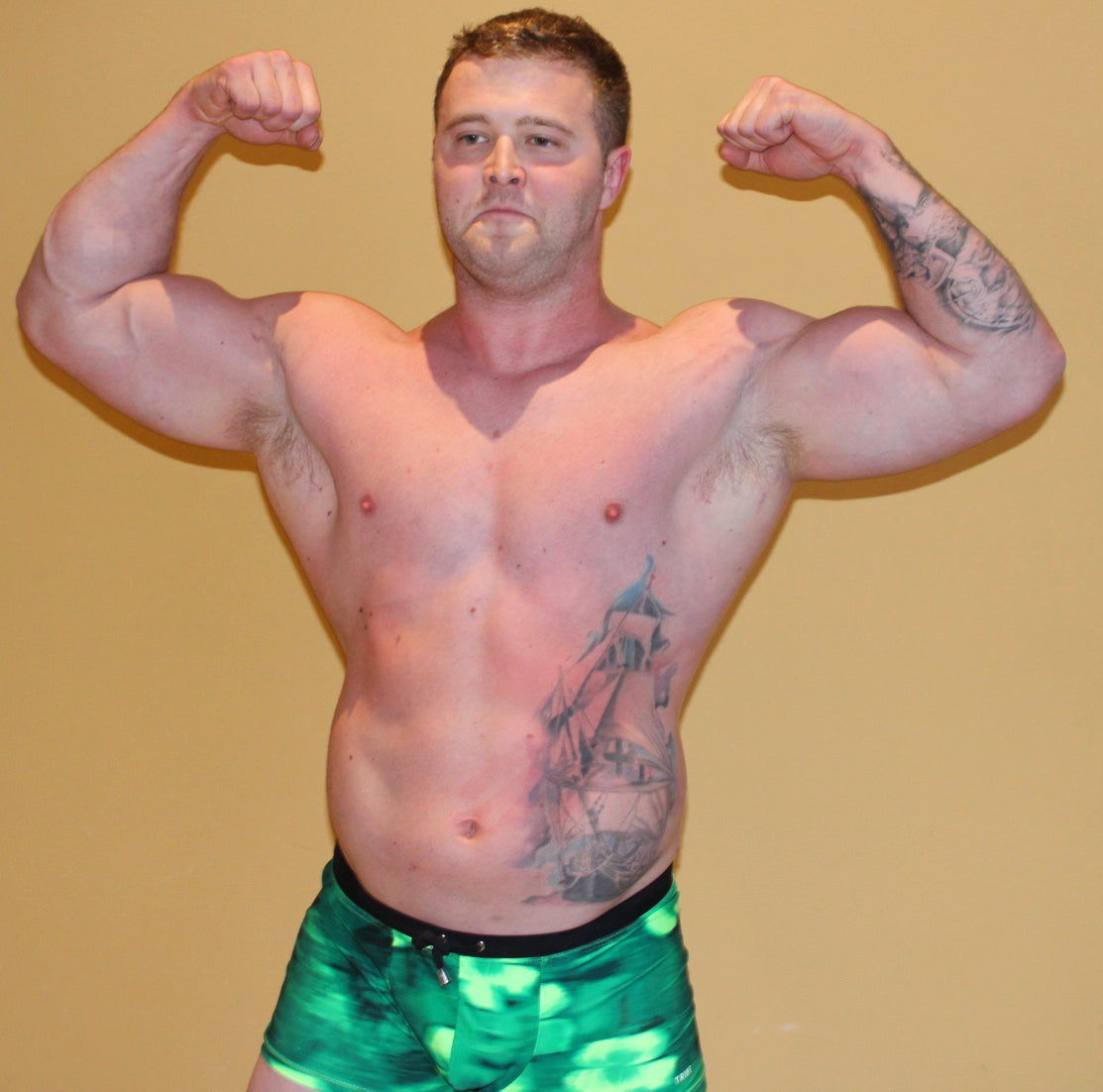 Jarhead double bicep flexing