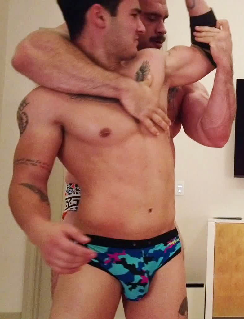 Davin admiring Stevies muscles