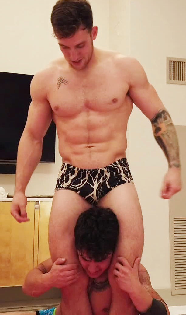 Cason head scissoring Stevie