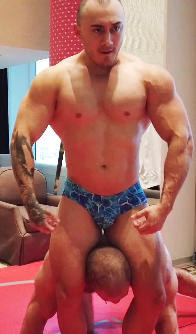 Caesar head scissoring Davin