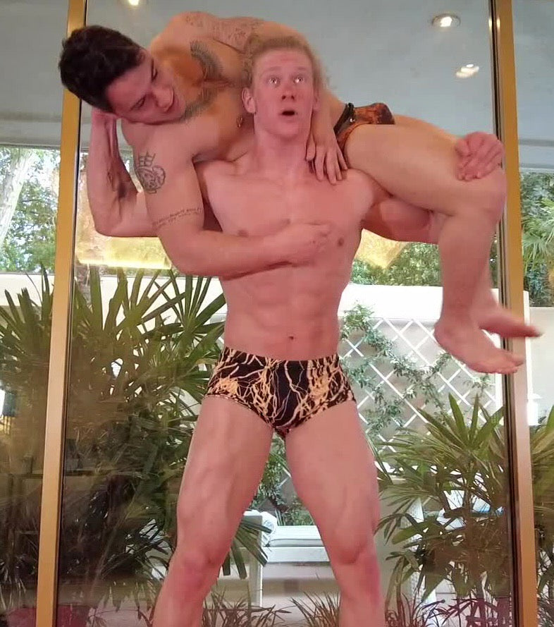 Lion torture rack on Stevie