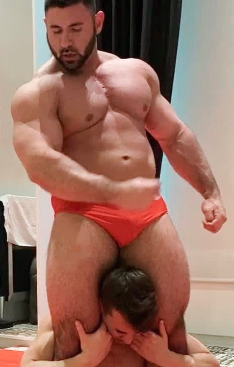 Gino flexes at Thunders Arena Wrestling. 