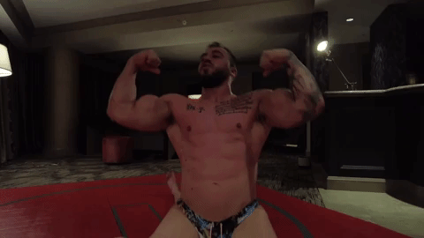 Dom9 double bicep flexing