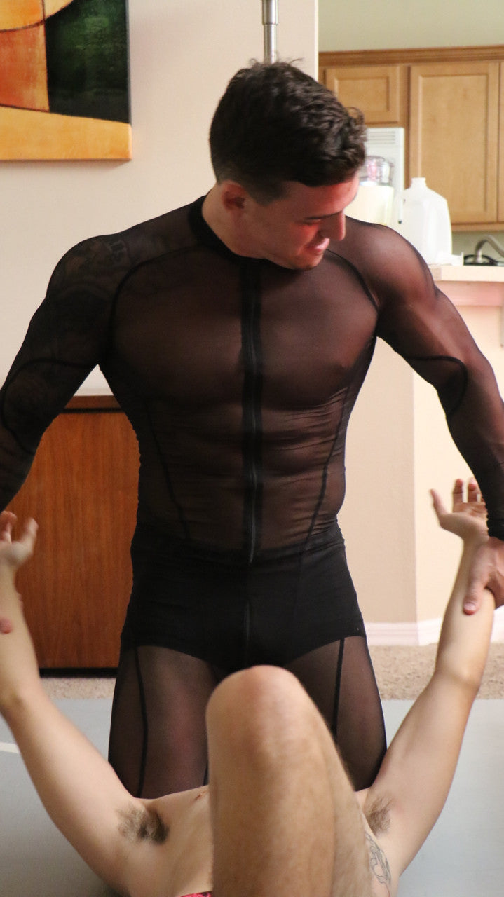 Marco Flaco head scissors pecs chest abs arms