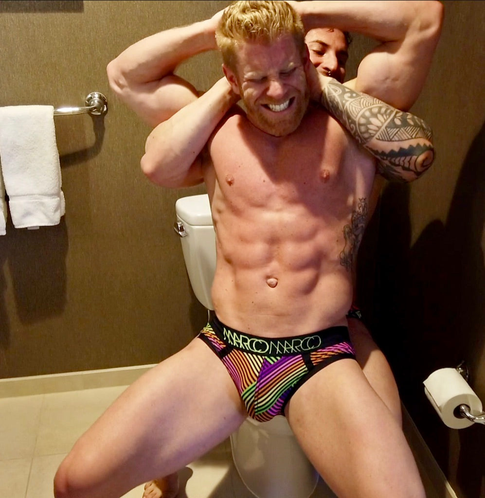 Guerreiro putting Johhny V in a Full Nelson