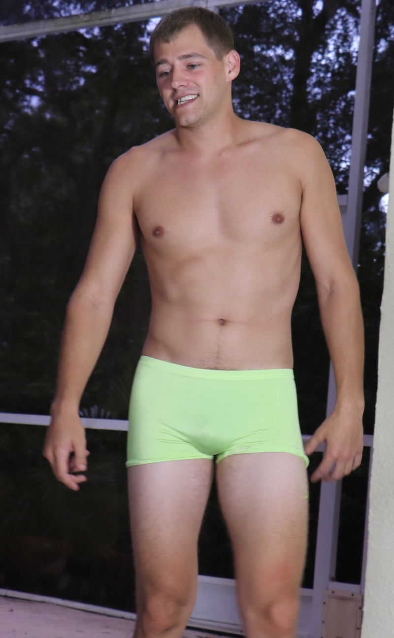 Steve pose chest pecs arms outdoors